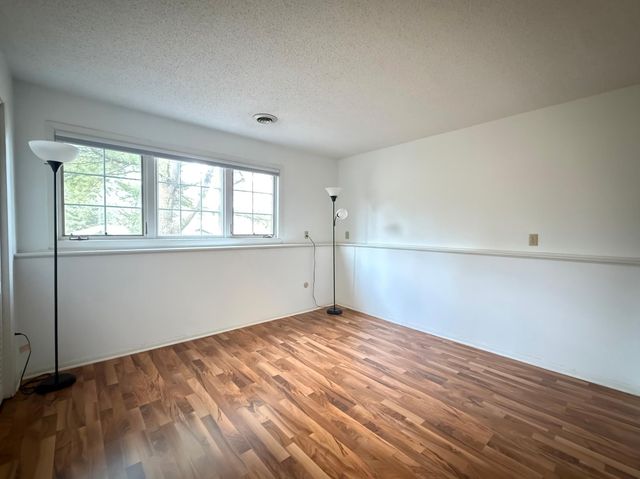 2211 Lenwood Drive SW, Rochester, MN 55902