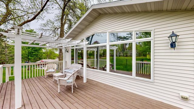 2211 Lenwood Drive SW, Rochester, MN 55902
