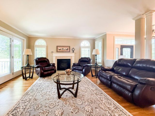 2211 Lenwood Drive SW, Rochester, MN 55902