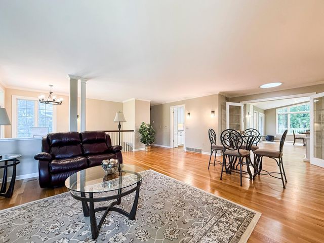 2211 Lenwood Drive SW, Rochester, MN 55902