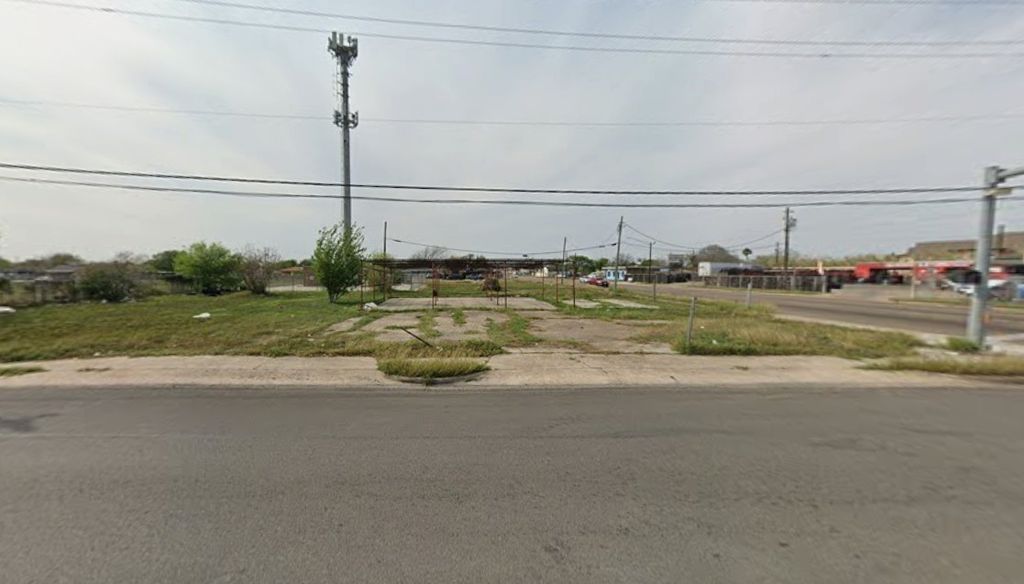 2701 Greenwood Dr, Corpus Christi, TX 78405 — photo 2