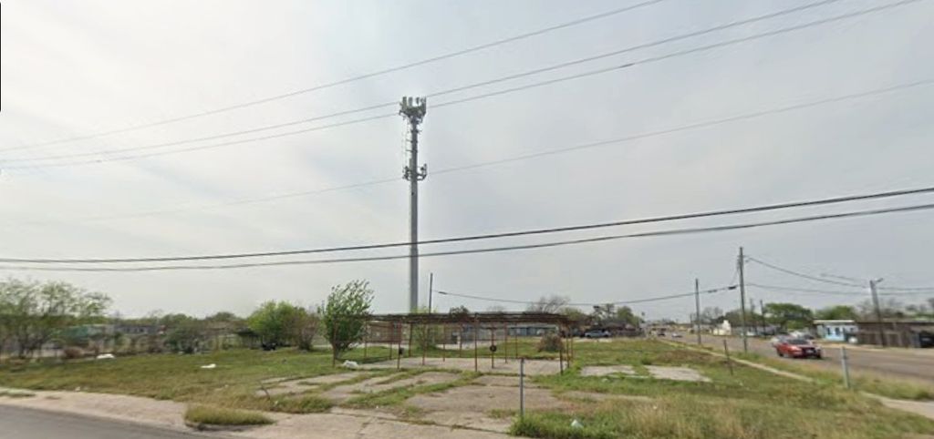 2701 Greenwood Dr, Corpus Christi, TX 78405 — photo 3