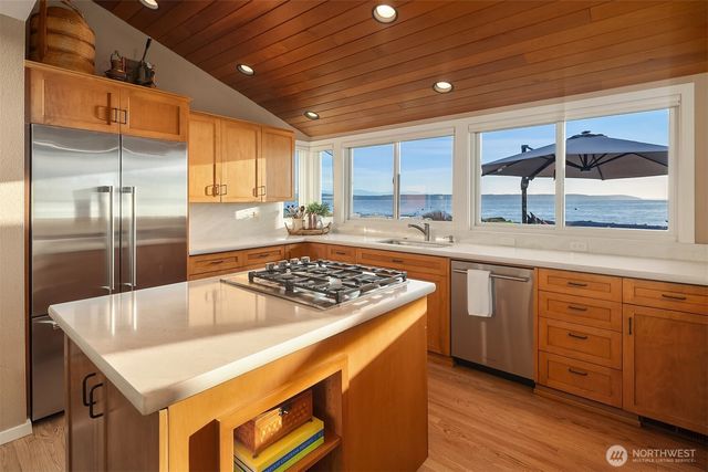 309 Seascape Dr., Camano Island, WA 98282
