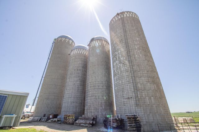 270 31st Street, Hills, MN 56138