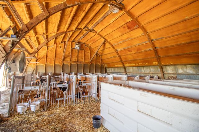 270 31st Street, Hills, MN 56138