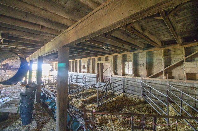 270 31st Street, Hills, MN 56138