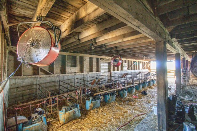 270 31st Street, Hills, MN 56138