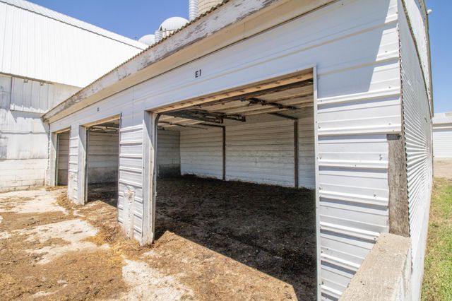 270 31st Street, Hills, MN 56138