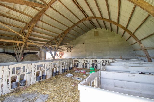 270 31st Street, Hills, MN 56138