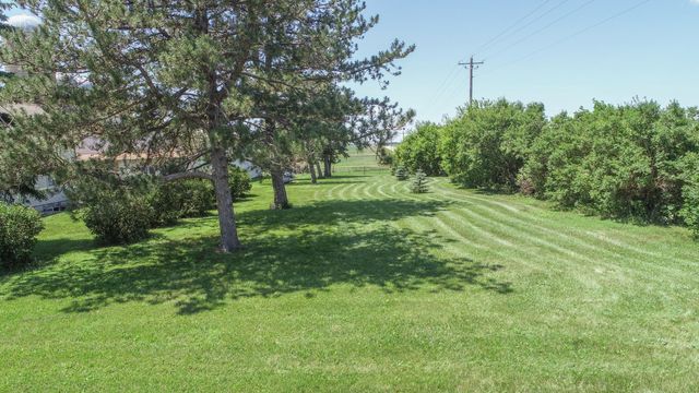 270 31st Street, Hills, MN 56138
