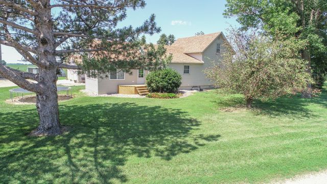 270 31st Street, Hills, MN 56138