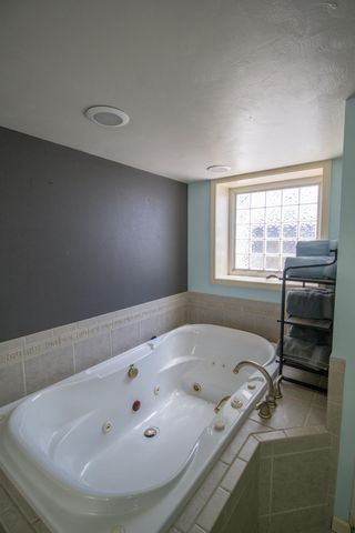 270 31st Street, Hills, MN 56138