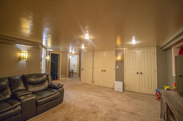 270 31st Street, Hills, MN 56138