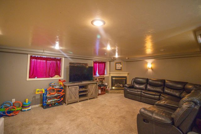 270 31st Street, Hills, MN 56138