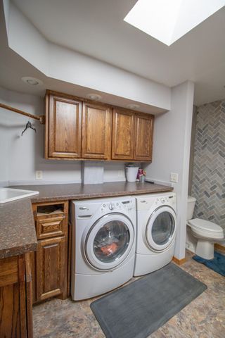 270 31st Street, Hills, MN 56138