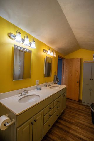 270 31st Street, Hills, MN 56138