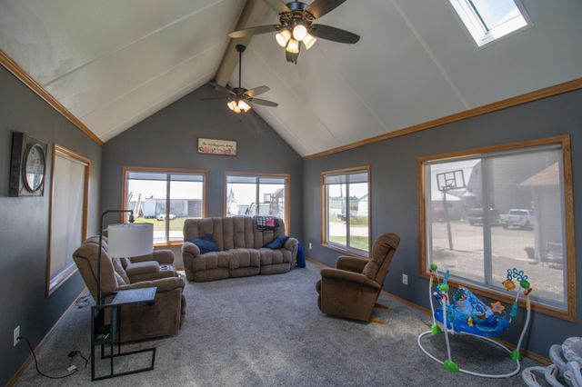 270 31st Street, Hills, MN 56138