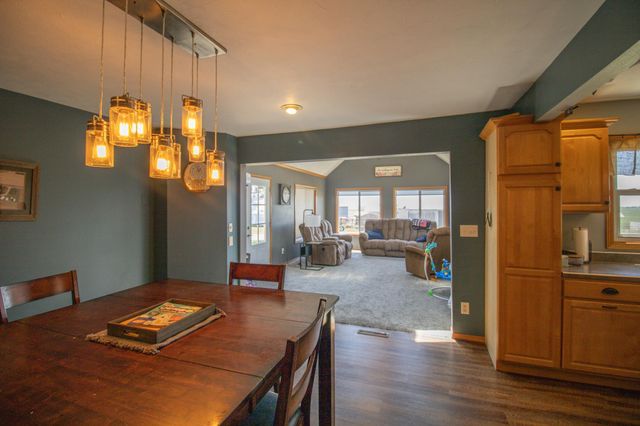 270 31st Street, Hills, MN 56138