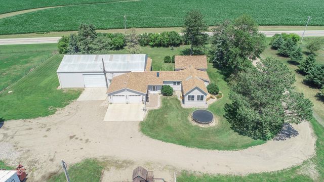 270 31st Street, Hills, MN 56138