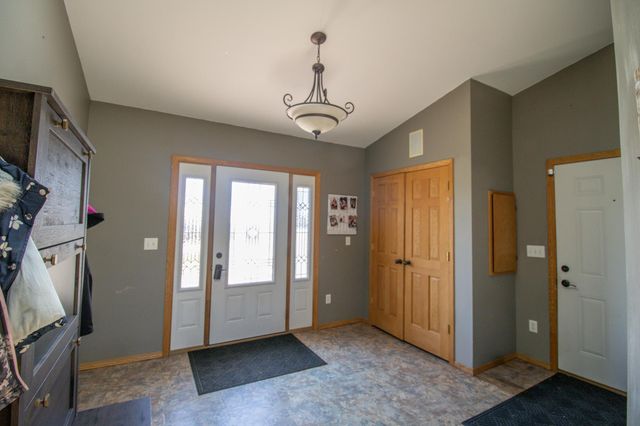 270 31st Street, Hills, MN 56138