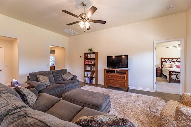 517 Prairie Drive, Guthrie, OK 73044