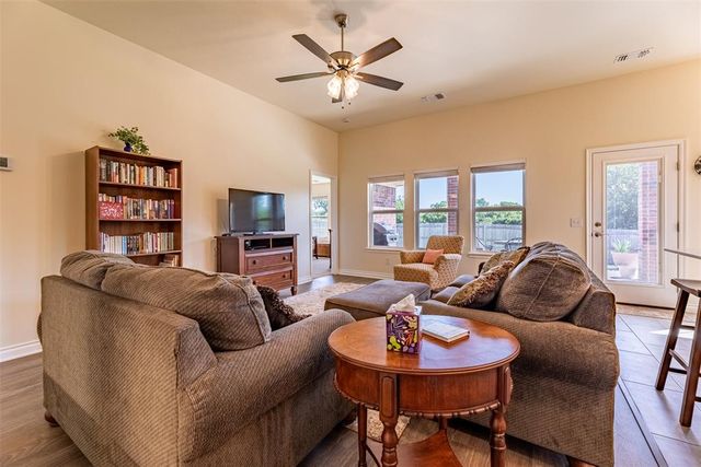 517 Prairie Drive, Guthrie, OK 73044