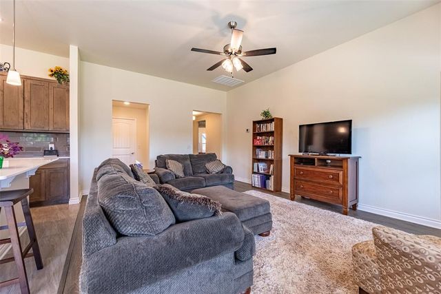 517 Prairie Drive, Guthrie, OK 73044