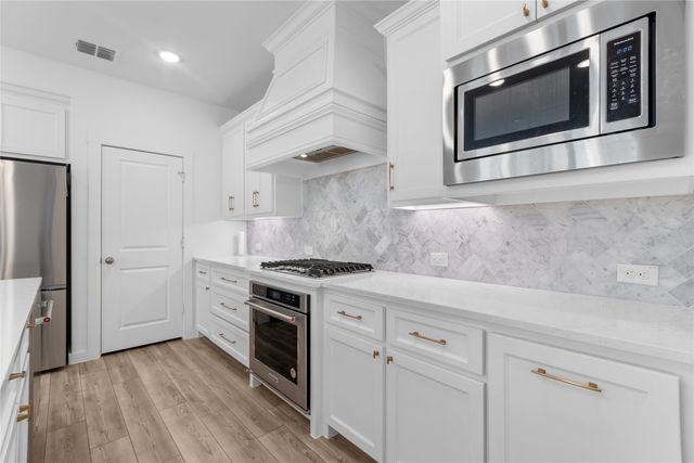 523 Cobblestone Lane, Irving, TX 75039