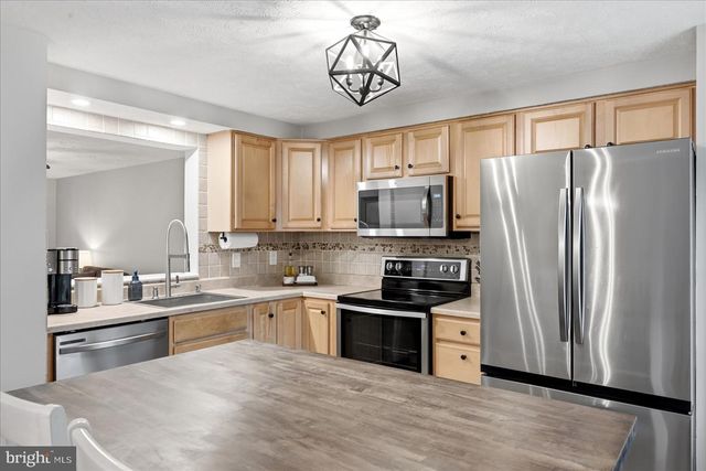 44084 FERNCLIFF TER, Ashburn, VA 20147