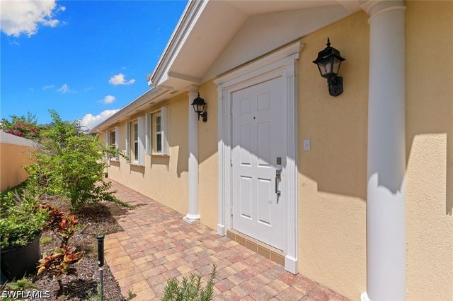 7620 Rozzini LN, Naples, FL 34114