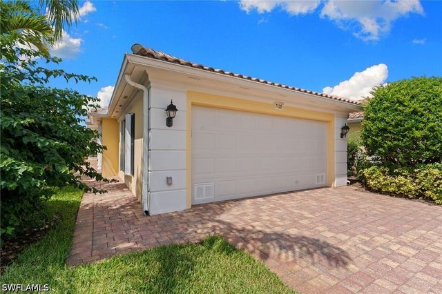 7620 Rozzini LN, Naples, FL 34114