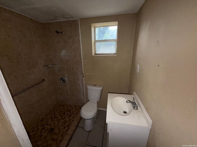423 N SAN IGNACIO AVE, San Antonio, TX 78228