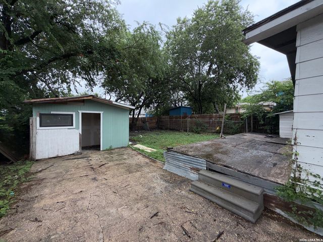 423 N SAN IGNACIO AVE, San Antonio, TX 78228