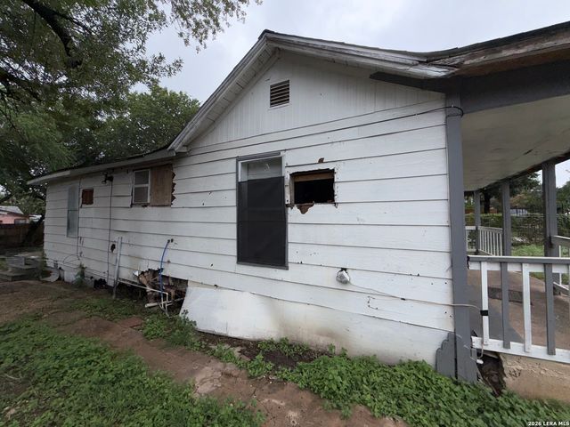 423 N SAN IGNACIO AVE, San Antonio, TX 78228