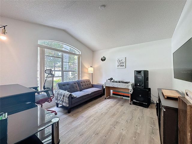 566 MONTANA AVENUE, Davenport, FL 33897