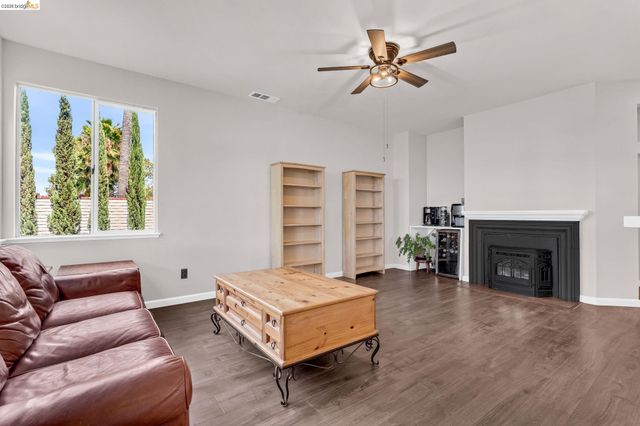 2158 Newport Ct, Discovery Bay, CA 94505
