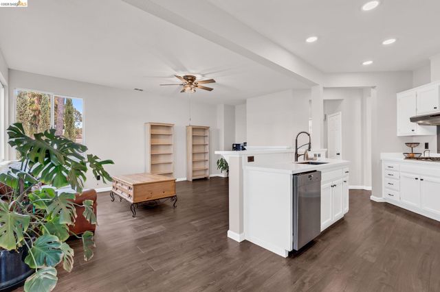 2158 Newport Ct, Discovery Bay, CA 94505