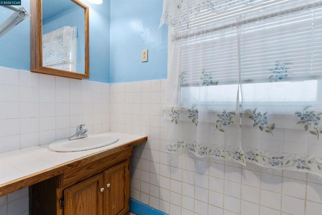 5145 Foothill Blvd, Oakland, CA 94601