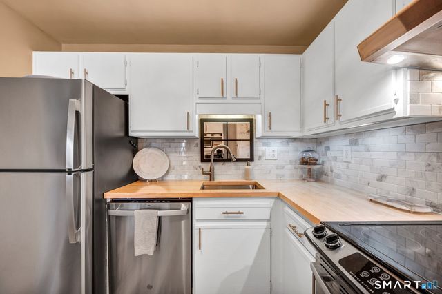 111 Dekoven Drive 708, Middletown, CT 06457