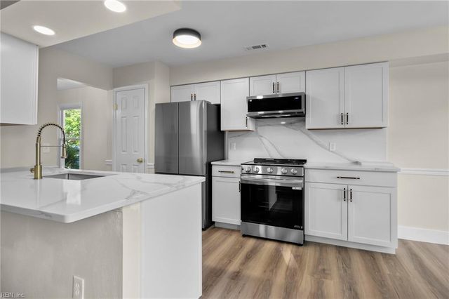 2092 Grey Fox LN, Virginia Beach, VA 23456