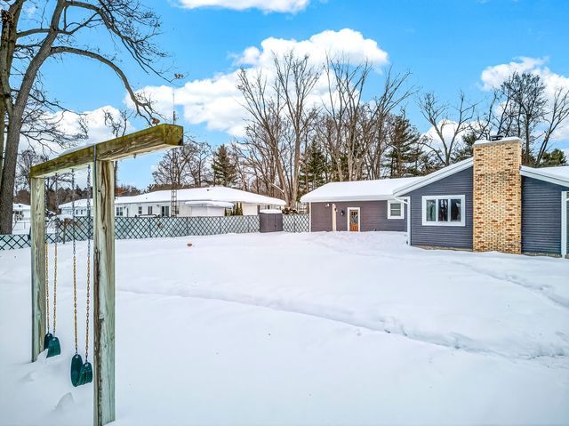 2009 Riegler Road, Muskegon Twp, MI 49445