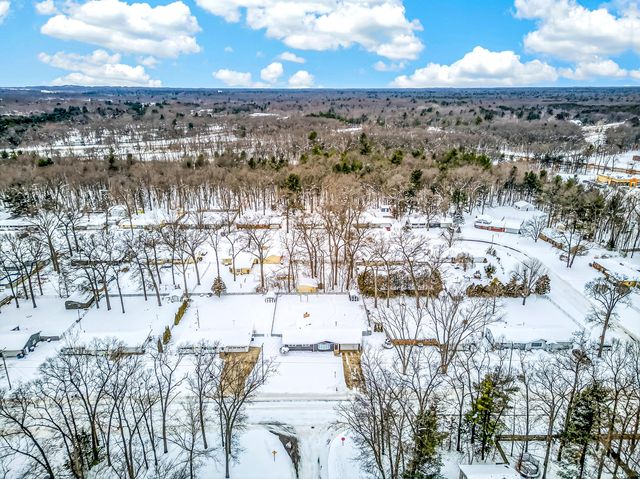 2009 Riegler Road, Muskegon Twp, MI 49445