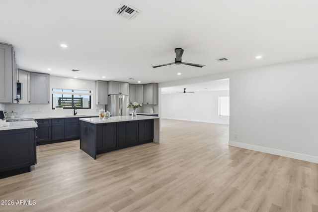 7625 N 39TH Avenue, Phoenix, AZ 85051