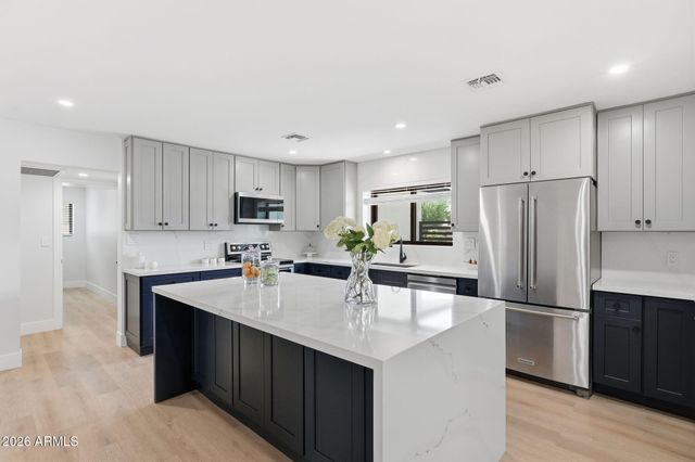 7625 N 39TH Avenue, Phoenix, AZ 85051