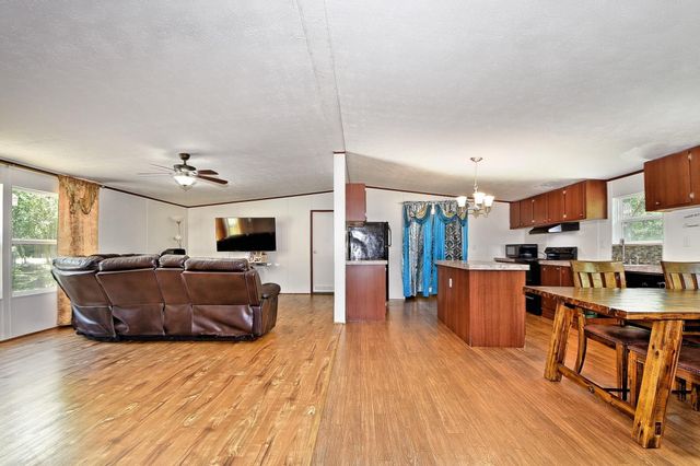 317 River Road, Angleton, TX 77515