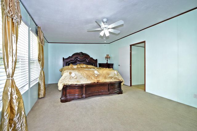 317 River Road, Angleton, TX 77515