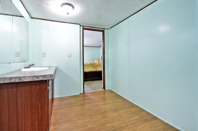 317 River Road, Angleton, TX 77515