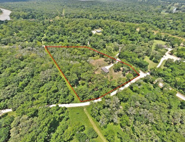 317 River Road, Angleton, TX 77515