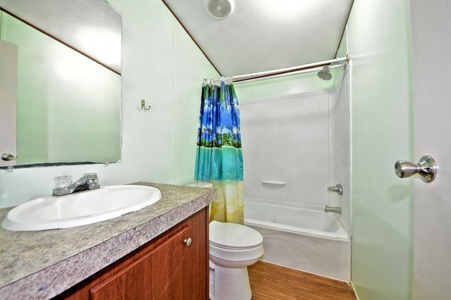 317 River Road, Angleton, TX 77515