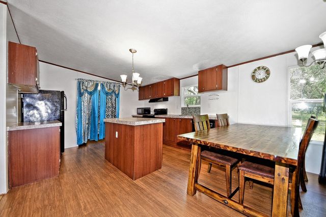 317 River Road, Angleton, TX 77515